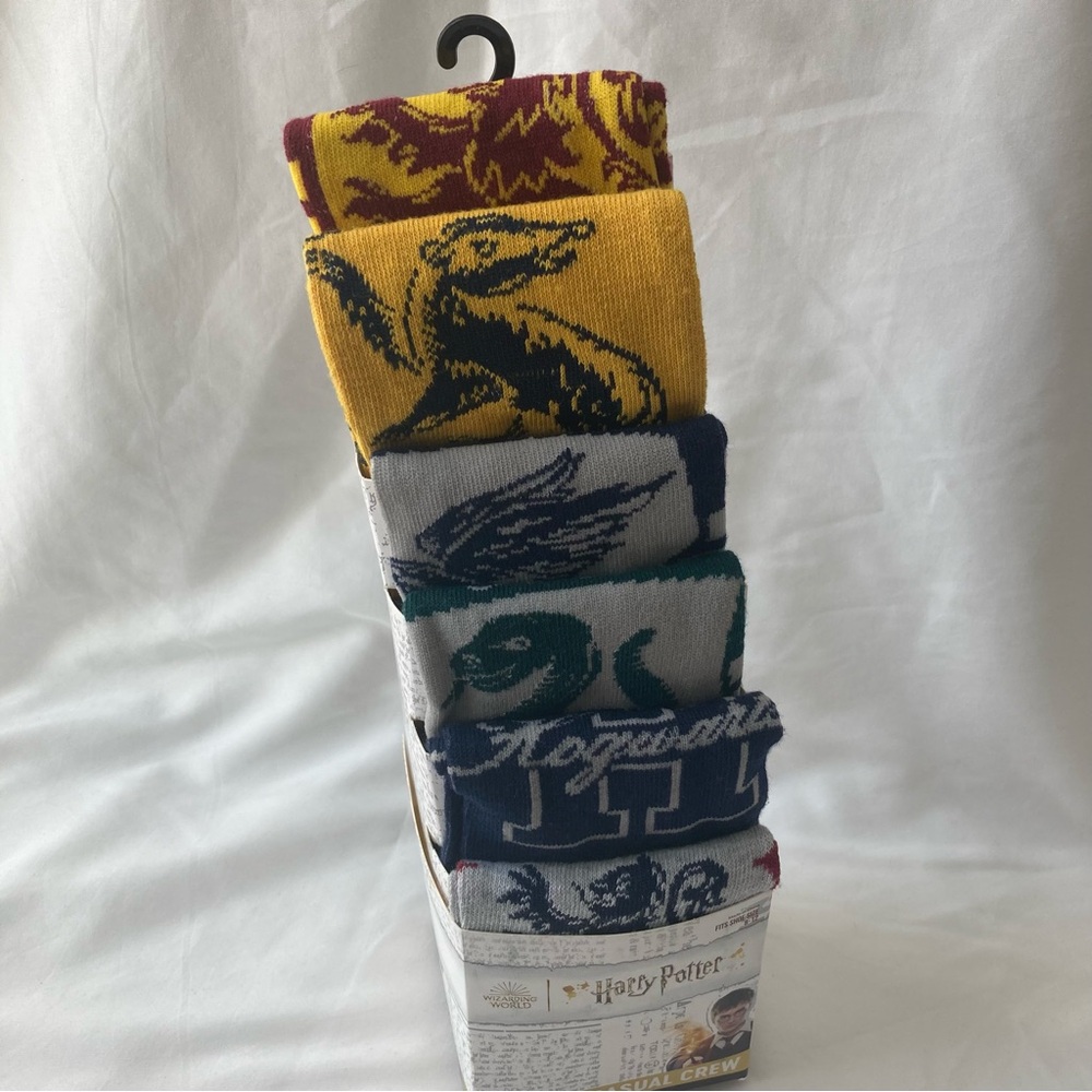 6-Pair Harry Potter Casual Crew Socks Fits Shoe Size 8-12 Wizarding World Gift - Picture 2 of 6